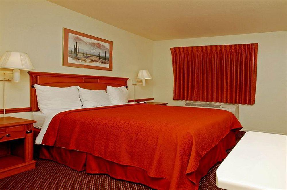 Quality Inn And Suites Mesa Exteriér fotografie